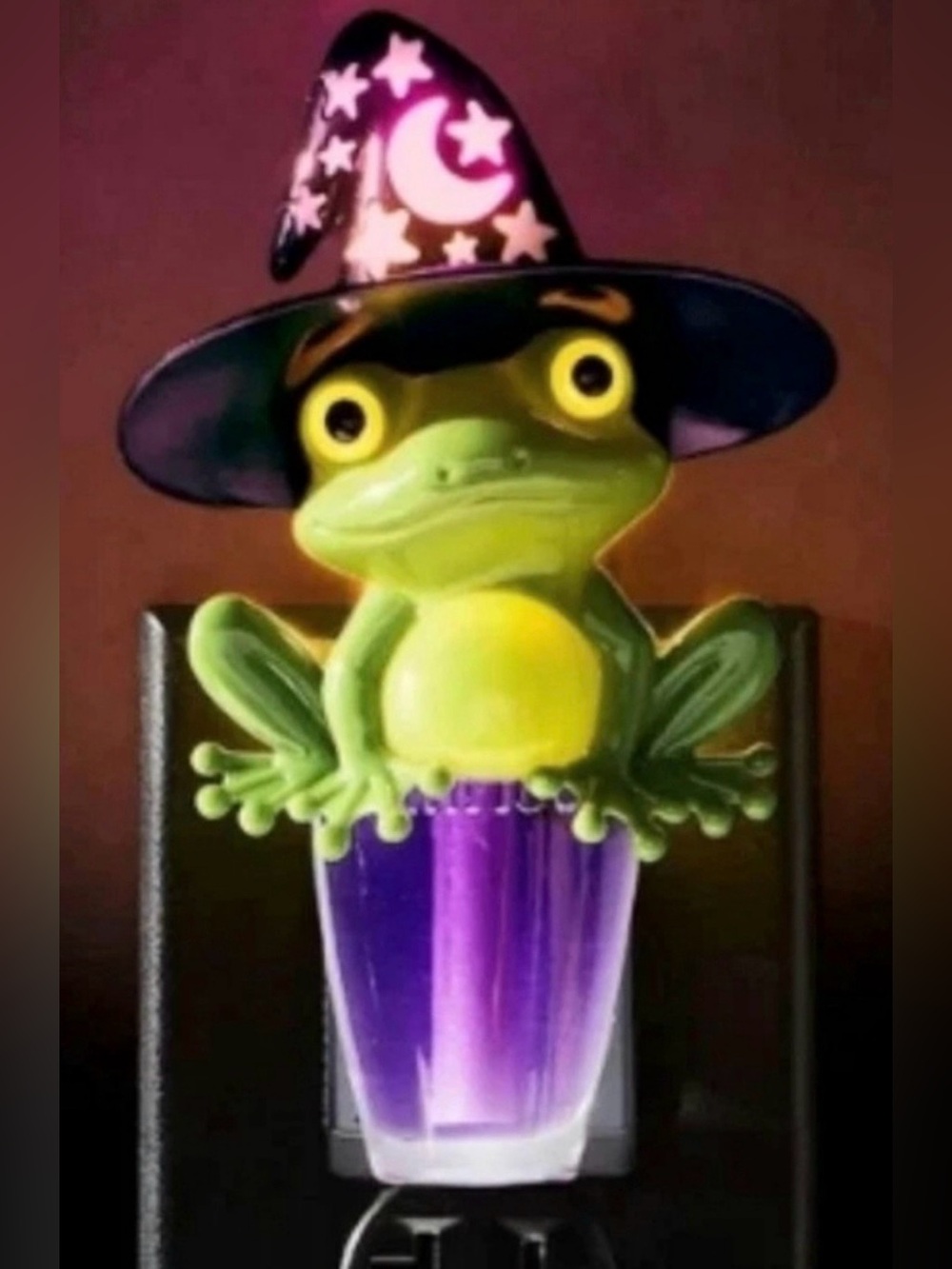 Bath and body works witchy wizardFROG Nightlight Wallflowers Plug